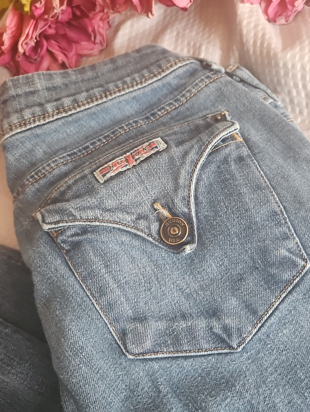 Hudson Jeans Straight Skinny Leg Blue Denim with Decorative Pocket Button Size27